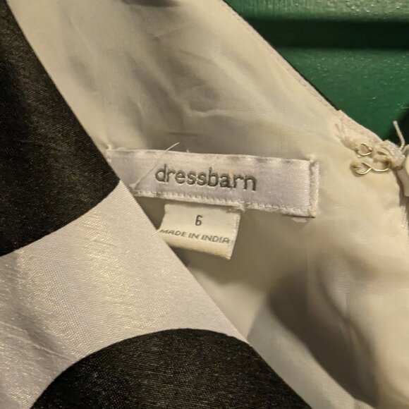 Dots so cute! Great party dress! - Picture 2 of 2